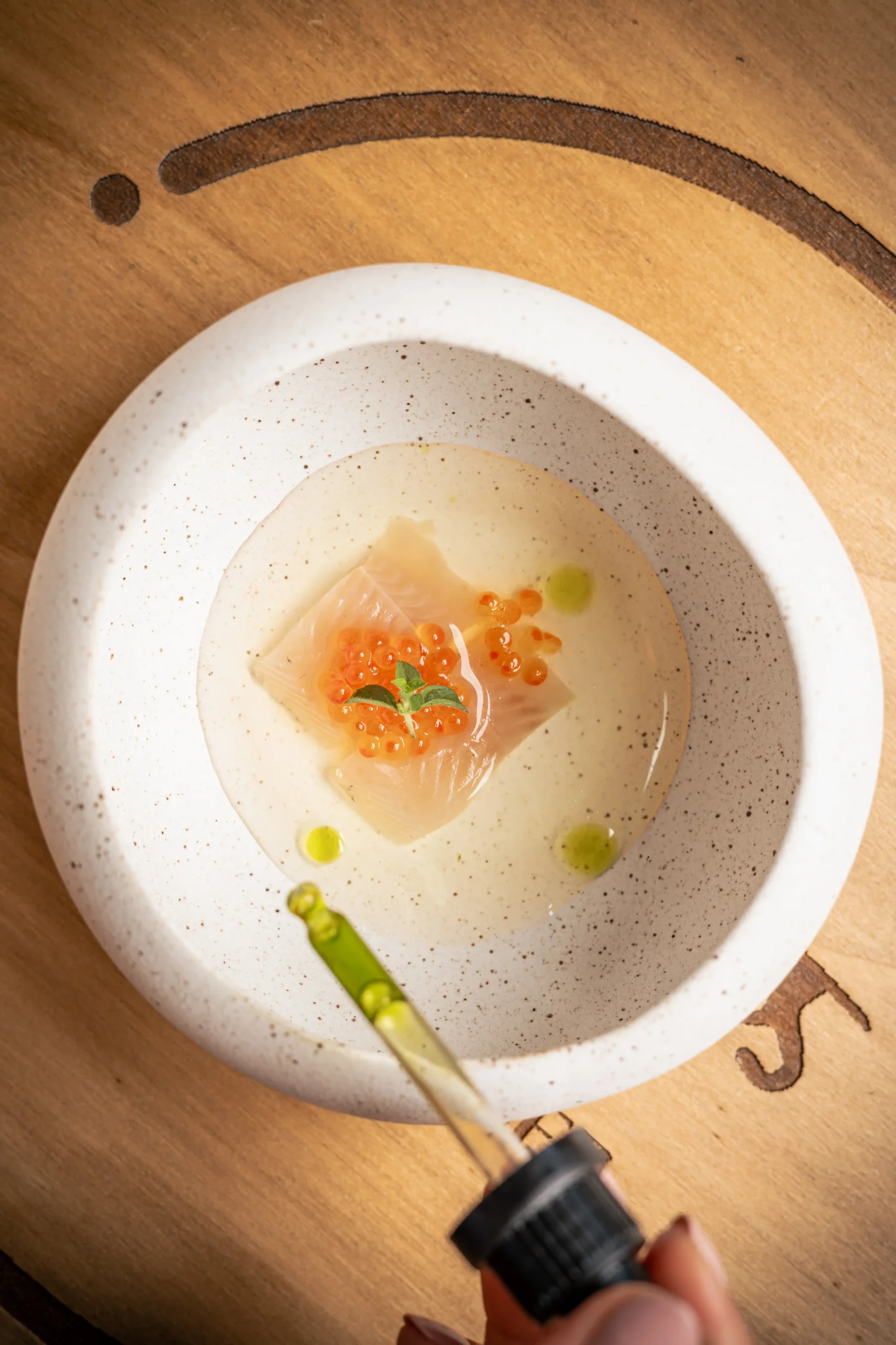 Plato-huevas-de-trucha-menu-degustacion-veratus